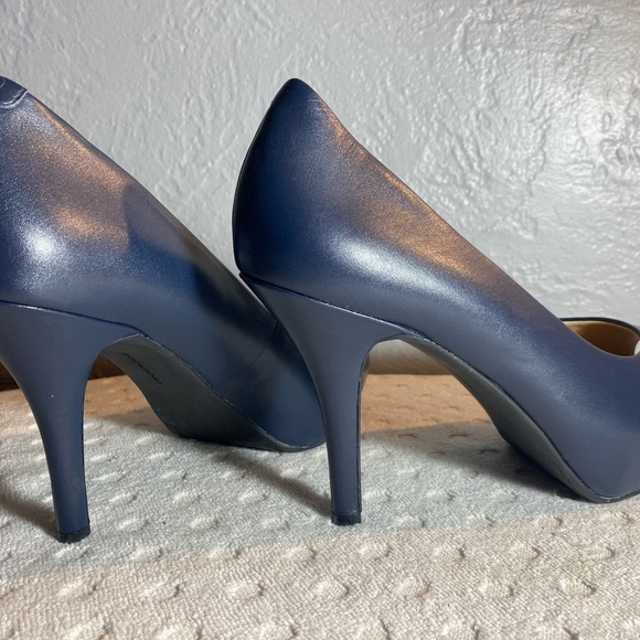 NWOT ROCKPORT adiPRENE by Adidas Women’s Blue Leather PeepToe Pumps - Picture 12 of 16